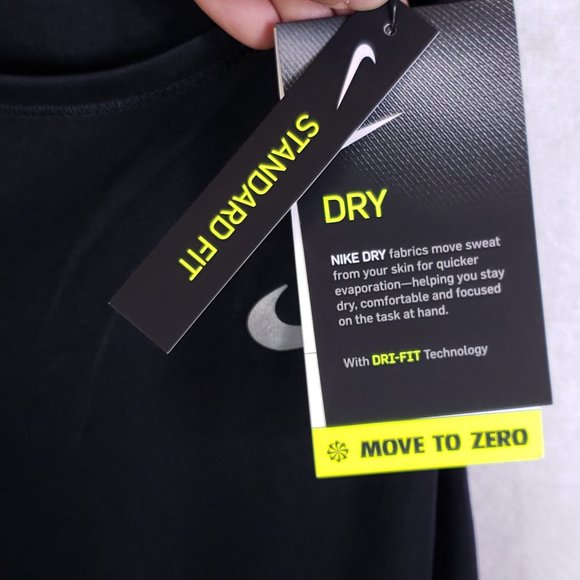 Nike Women's Plus Size Essential Running Tank Top, Black, 2x, 3x Athletic Active - Picture 8 of 10